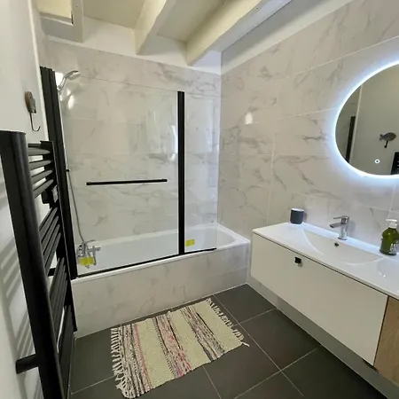 St Ferdinand Apartment *